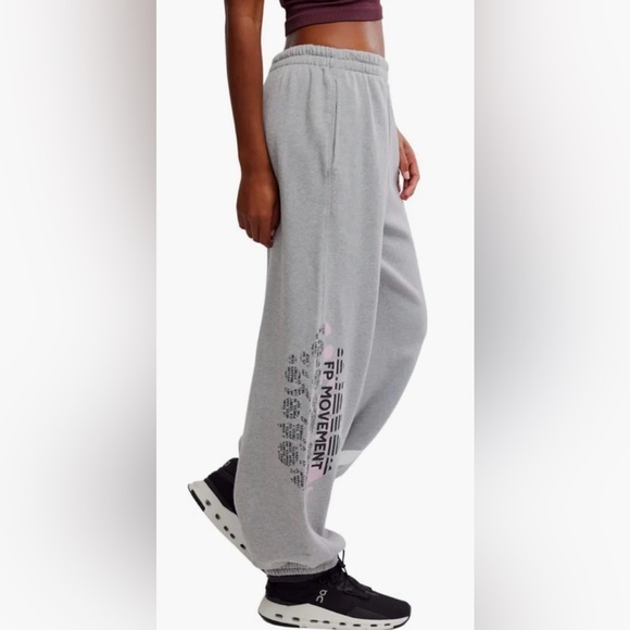 Free People FP Movement All Star Oversize Graphic Joggers. NWT.
Heather gray - Picture 6 of 9